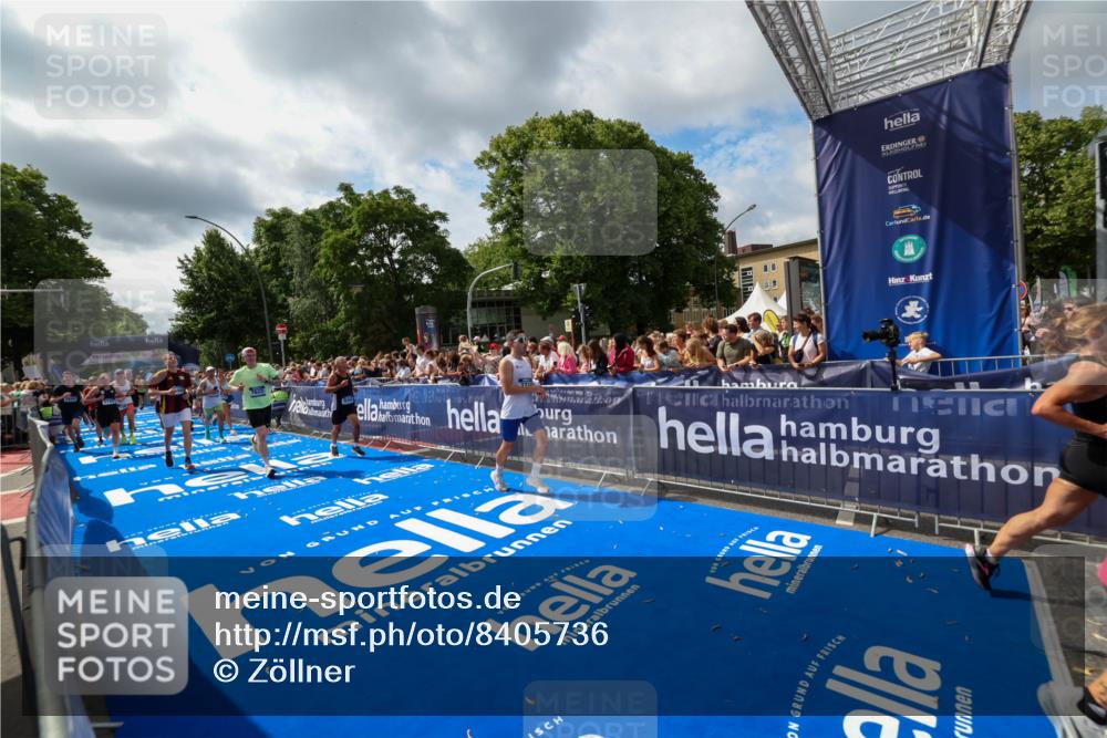 29.06.2025 - hella hamburg halbmarathon Zöllner http://msf.ph/oto/8405736 29.06.2025 10:40:48 Ziel 1882, 2324, 2714, 2750, 4634, 4889, 5014, 5026, 5745, 6429, 7080, 7622, 8074, 8629, 9294, 9979, 10900, 11959, 14092, 14272, 15351, 15493, 16201, 16249, 16599, 17486 meine-sportfotos.de