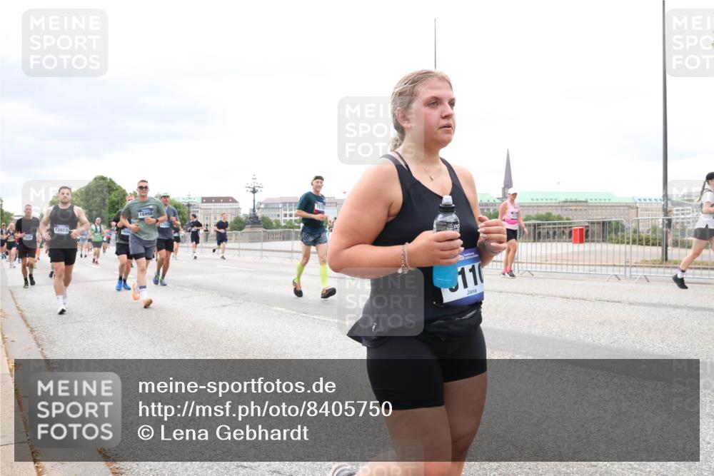 29.06.2025 - hella hamburg halbmarathon Lena Gebhardt http://msf.ph/oto/8405750 29.06.2025 10:58:41 Lombardsbrücke 13855, 1690, 16998, 1703, 7870, 110, 1001, 1326, 1365, 1380, 1514, 1646, 1845, 2043, 2057, 2449, 2649, 2929, 3416, 3540, 3565, 3868, 4042, 4043, 4117, 4225, 4294, 4577, 4648, 5104, 5159, 5655, 5732, 5988, 6010, 6330, 6341, 6554, 6588, 6633, 6638, 6702, 6825, 6927, 7095, 7096, 7262, 7443, 7617, 7664, 7870, 7933, 7957, 7967, 8076, 8489, 8545, 8547, 8592, 8701, 8752, 9123, 9221, 9225, 9239, 9563, 9636, 9889, 9960, 9982, 10498 meine-sportfotos.de