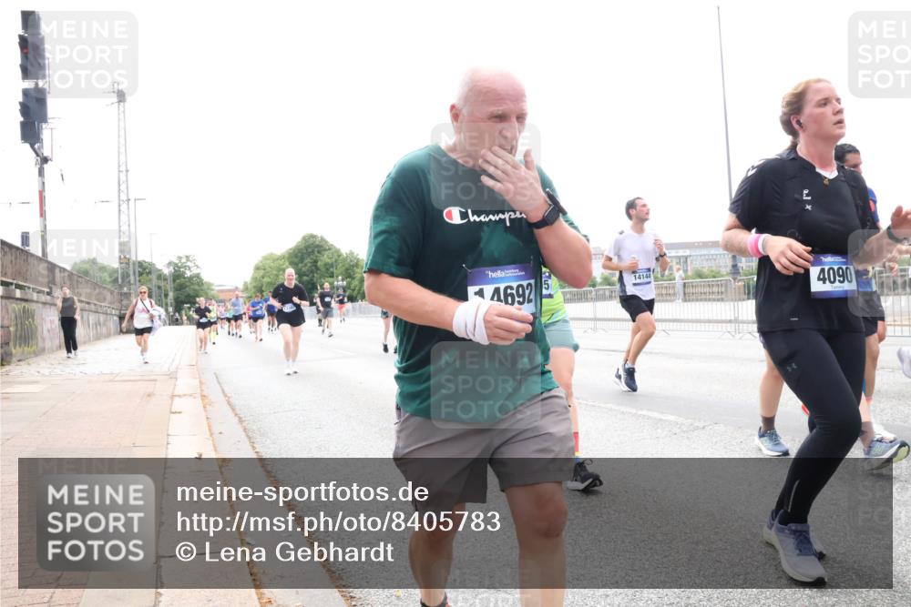 29.06.2025 - hella hamburg halbmarathon Lena Gebhardt http://msf.ph/oto/8405783 29.06.2025 10:50:22 Lombardsbrücke 4692, 14144, 4090, 1259, 1487, 1511, 1828, 2047, 3203, 3680, 3701, 3710, 3805, 3897, 4090, 4168, 4642, 4870, 4961, 5119, 5131, 5749, 5751, 5997, 6680, 6830, 7505, 7677, 7721, 7722, 7755, 8254, 8299, 8834, 9015, 9605, 9940, 10060, 10286, 10617, 10683, 10744, 11030, 11426, 11696, 11716, 11760, 12079, 13127, 13128, 13309, 13381, 13744, 13846, 13887, 14102, 14144, 14505, 14591, 14940, 15017, 15230, 15416, 15626 meine-sportfotos.de