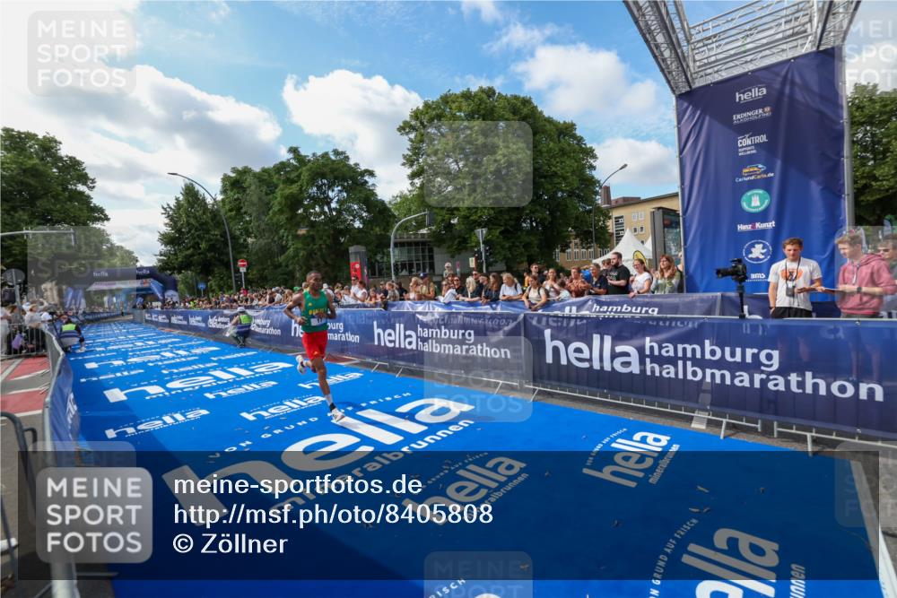 29.06.2025 - hella hamburg halbmarathon Zöllner http://msf.ph/oto/8405808 29.06.2025 10:05:31 Ziel 17 meine-sportfotos.de