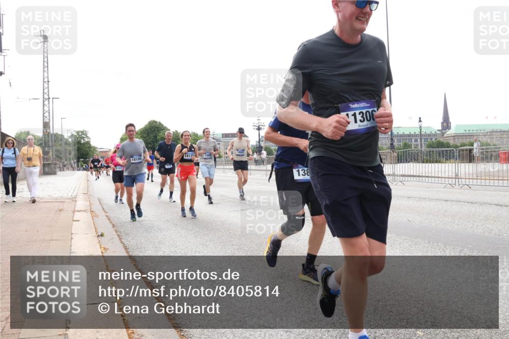 29.06.2025 - hella hamburg halbmarathon Lena Gebhardt http://msf.ph/oto/8405814 29.06.2025 10:24:20 Lombardsbrücke 8187, 18109, 7920, 18132, 1009, 138, 1300, 1005, 1009, 1064, 1389, 1395, 1444, 2132, 2280, 2477, 3013, 3053, 3132, 3185, 3285, 3421, 3579, 3786, 4111, 4122, 4162, 4221, 4464, 4597, 4684, 4719, 4990, 4993, 5039, 5138, 5258, 5260, 5661, 5829, 5830, 5954, 6478, 6524, 6526, 6570, 7013, 7426, 7528, 7920, 7975, 8141, 8149, 8167, 8187, 8297, 8502, 8717, 9063, 9217, 9603, 11306, 11347, 11415, 12070, 12210, 12303, 13111, 13113, 13380, 13573, 13638, 13711, 14143 meine-sportfotos.de