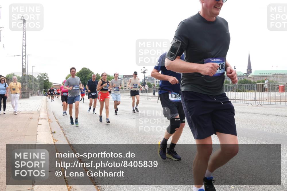 29.06.2025 - hella hamburg halbmarathon Lena Gebhardt http://msf.ph/oto/8405839 29.06.2025 10:24:20 Lombardsbrücke 8187, 18109, 7920, 1813, 1009, 1005, 1389, 06, 1005, 1009, 1064, 1389, 1395, 1444, 2132, 2280, 2477, 3013, 3053, 3132, 3185, 3285, 3421, 3579, 3786, 4111, 4122, 4162, 4221, 4464, 4597, 4684, 4719, 4990, 4993, 5039, 5138, 5258, 5260, 5661, 5829, 5830, 5954, 6478, 6524, 6526, 6570, 7013, 7426, 7528, 7920, 7975, 8141, 8149, 8167, 8187, 8297, 8502, 8717, 9063, 9217, 9603, 11306, 11347, 11415, 12070, 12210, 12303, 13111, 13113, 13380, 13573, 13638, 13711, 14143 meine-sportfotos.de