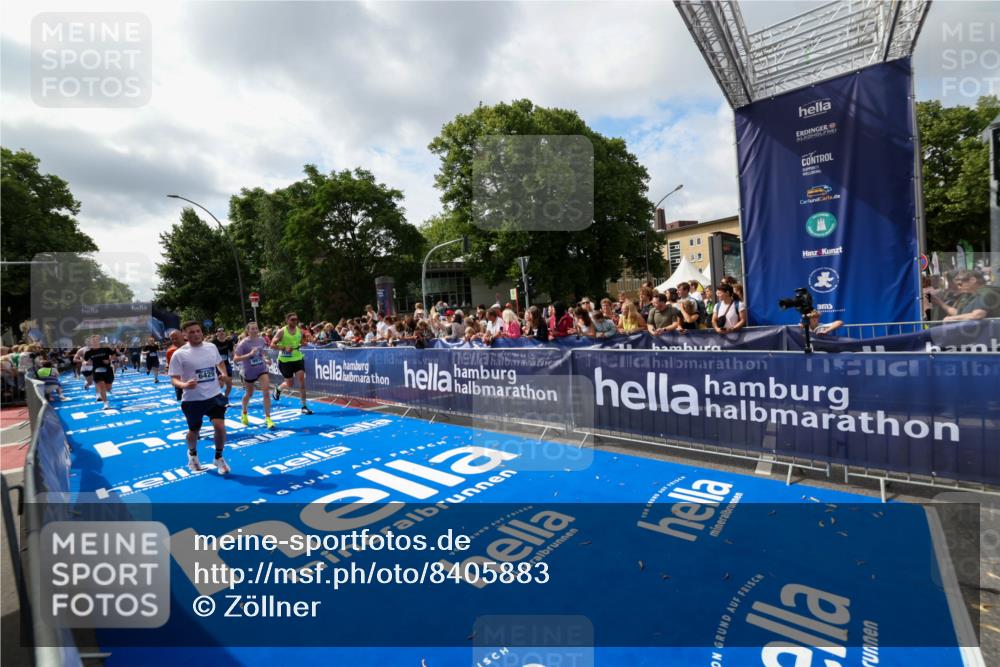 29.06.2025 - hella hamburg halbmarathon Zöllner http://msf.ph/oto/8405883 29.06.2025 10:40:55 Ziel 1631, 1677, 6429, 7109, 7378, 9547, 9979, 10369, 10934, 11959, 12088, 12385, 13029, 14661, 18173 meine-sportfotos.de