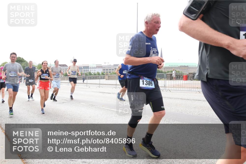 29.06.2025 - hella hamburg halbmarathon Lena Gebhardt http://msf.ph/oto/8405896 29.06.2025 10:24:20 Lombardsbrücke 3187, 18109, 171477, 1005, 1812, 1009, 7920, 2023, 1389, 1005, 1009, 1064, 1389, 1395, 1444, 2132, 2280, 2477, 3013, 3053, 3132, 3185, 3285, 3421, 3579, 3786, 4111, 4122, 4162, 4221, 4464, 4597, 4684, 4719, 4990, 4993, 5039, 5138, 5258, 5260, 5661, 5829, 5830, 5954, 6478, 6524, 6526, 6570, 7013, 7426, 7528, 7920, 7975, 8141, 8149, 8167, 8187, 8297, 8502, 8717, 9063, 9217, 9603, 11306, 11347, 11415, 12070, 12210, 12303, 13111, 13113, 13380, 13573, 13638, 13711, 14143 meine-sportfotos.de