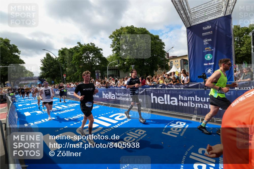 29.06.2025 - hella hamburg halbmarathon Zöllner http://msf.ph/oto/8405938 29.06.2025 10:40:58 Ziel 1631, 1677, 7109, 7378, 9547, 10369, 10934, 12088, 12385, 13029, 13158, 14661, 15689, 16347, 17032, 17720, 18173 meine-sportfotos.de