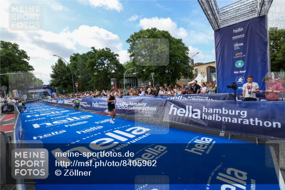 29.06.2025 - hella hamburg halbmarathon Zöllner http://msf.ph/oto/8405962 29.06.2025 10:06:04 Ziel 24 meine-sportfotos.de