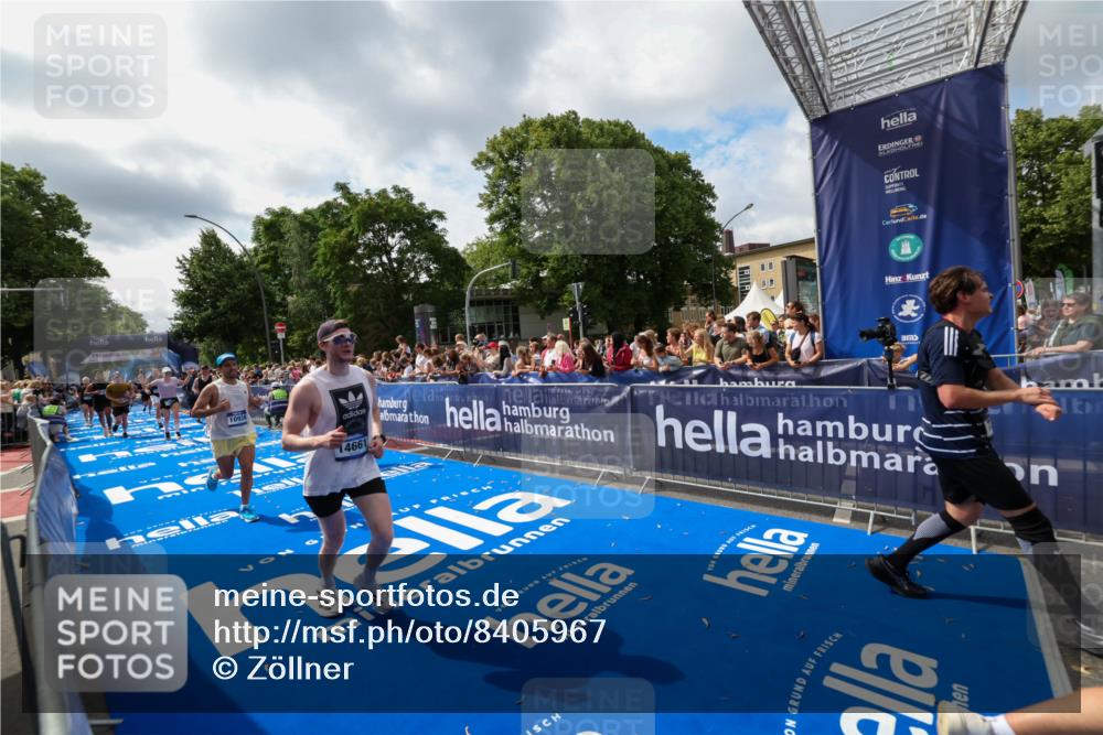 29.06.2025 - hella hamburg halbmarathon Zöllner http://msf.ph/oto/8405967 29.06.2025 10:40:59 Ziel 1677, 7378, 9547, 10369, 10934, 11922, 12088, 12385, 13029, 13158, 14661, 15689, 16347, 17032, 17720, 18173 meine-sportfotos.de