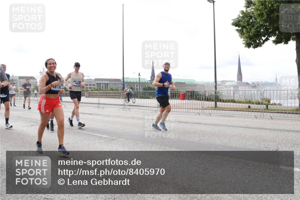29.06.2025 - hella hamburg halbmarathon Lena Gebhardt http://msf.ph/oto/8405970 29.06.2025 10:24:21 Lombardsbrücke 7920, 18132, 1005, 1005, 1009, 1064, 1352, 1389, 1395, 1444, 2132, 2280, 2477, 2944, 3013, 3053, 3132, 3185, 3285, 3421, 3579, 3786, 4111, 4122, 4162, 4221, 4464, 4597, 4684, 4719, 4993, 5039, 5138, 5258, 5260, 5661, 5829, 5830, 5954, 6478, 6524, 6526, 6570, 7013, 7426, 7528, 7920, 7975, 8141, 8149, 8167, 8187, 8297, 8502, 8717, 9063, 9217, 9603, 11306, 11347, 11415, 11651, 12070, 12210, 12303, 13111, 13113, 13380, 13573, 13638, 13711, 14143 meine-sportfotos.de