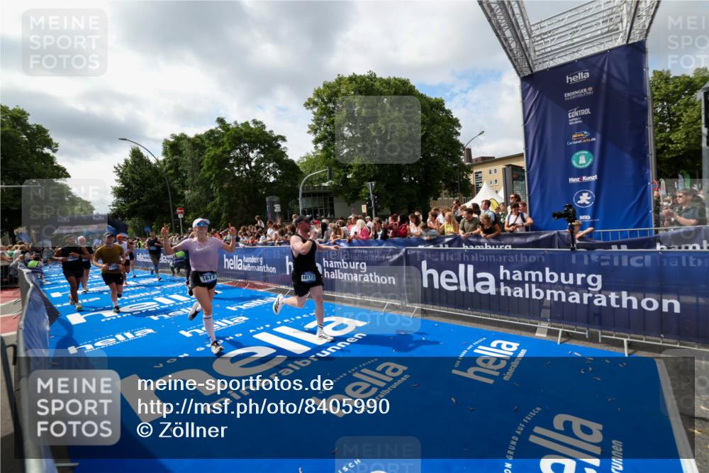 29.06.2025 - hella hamburg halbmarathon Zöllner http://msf.ph/oto/8405990 29.06.2025 10:41:01 Ziel 1677, 2949, 6550, 9547, 9755, 10934, 11062, 11922, 12088, 12385, 13029, 13158, 15689, 16347, 17032, 17720, 18173 meine-sportfotos.de