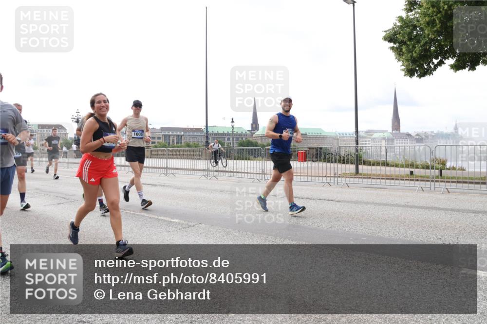 29.06.2025 - hella hamburg halbmarathon Lena Gebhardt http://msf.ph/oto/8405991 29.06.2025 10:24:21 Lombardsbrücke 20, 1005, 147, 1005, 1009, 1064, 1352, 1389, 1395, 1444, 2132, 2280, 2477, 2944, 3013, 3053, 3132, 3185, 3285, 3421, 3579, 3786, 4111, 4122, 4162, 4221, 4464, 4597, 4684, 4719, 4993, 5039, 5138, 5258, 5260, 5661, 5829, 5830, 5954, 6478, 6524, 6526, 6570, 7013, 7426, 7528, 7920, 7975, 8141, 8149, 8167, 8187, 8297, 8502, 8717, 9063, 9217, 9603, 11306, 11347, 11415, 11651, 12070, 12210, 12303, 13111, 13113, 13380, 13573, 13638, 13711, 14143 meine-sportfotos.de