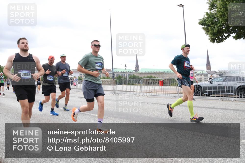 29.06.2025 - hella hamburg halbmarathon Lena Gebhardt http://msf.ph/oto/8405997 29.06.2025 10:58:43 Lombardsbrücke 3855, 16906, 17036, 16998, 7870, 1212, 1001, 1326, 1365, 1380, 1514, 1646, 1845, 2043, 2057, 2449, 2621, 2649, 2929, 3231, 3416, 3540, 3565, 3868, 4042, 4043, 4117, 4225, 4294, 4577, 4648, 5159, 5655, 5732, 5988, 6010, 6330, 6341, 6554, 6588, 6633, 6638, 6702, 6927, 7095, 7096, 7443, 7617, 7664, 7870, 7933, 7957, 7967, 8076, 8489, 8545, 8547, 8592, 8701, 8752, 9123, 9221, 9225, 9239, 9563, 9636, 9889, 9960, 9982, 10498 meine-sportfotos.de