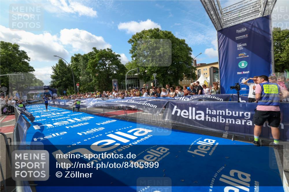29.06.2025 - hella hamburg halbmarathon Zöllner http://msf.ph/oto/8405999 29.06.2025 10:06:32 Ziel 14 meine-sportfotos.de
