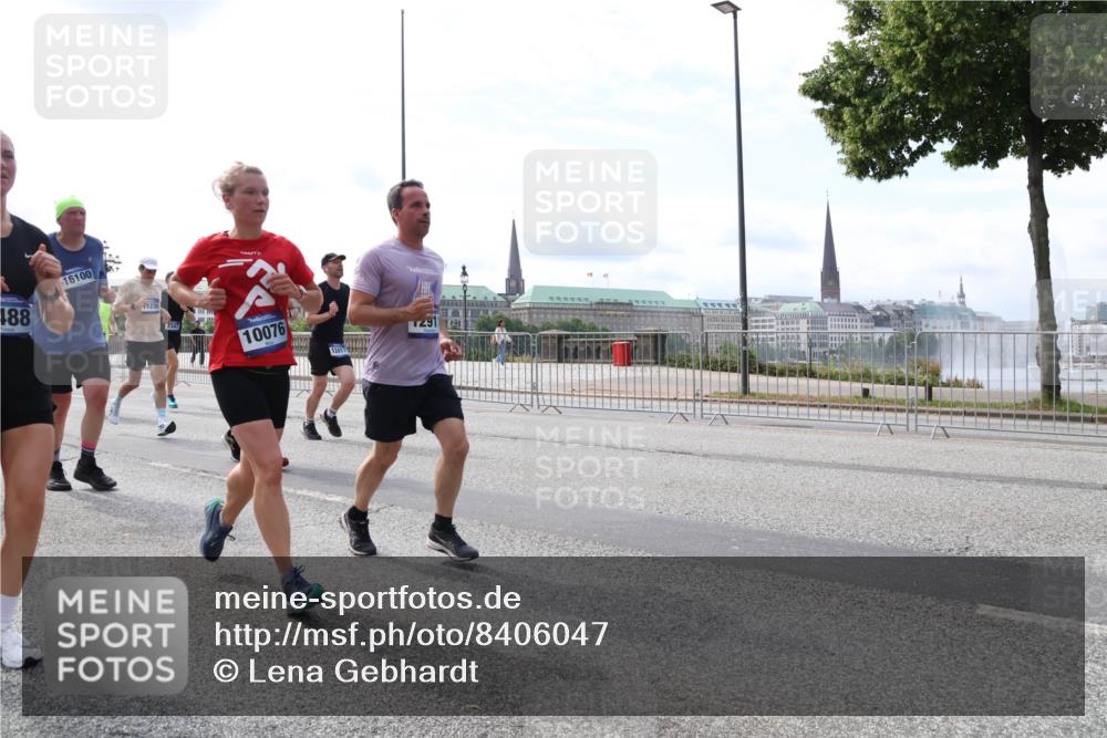 29.06.2025 - hella hamburg halbmarathon Lena Gebhardt http://msf.ph/oto/8406047 29.06.2025 10:16:39 Lombardsbrücke 488, 16100, 1236, 2347, 10076, 124172, 1117, 1212, 1240, 1244, 1403, 1599, 1602, 1825, 2347, 2835, 2912, 3030, 3088, 3134, 3156, 3176, 3450, 3484, 3648, 3687, 4478, 4583, 4637, 5036, 5037, 5294, 6024, 6328, 6488, 6742, 6941, 6948, 7158, 7358, 7360, 7753, 7924, 8295, 8317, 8597, 8619, 8645, 8707, 8847, 8857, 9091, 9208, 9332, 9492, 9628, 9664, 9676, 9810, 9881, 10076, 10139, 10141, 10183, 10232, 10990, 11344, 11345 meine-sportfotos.de
