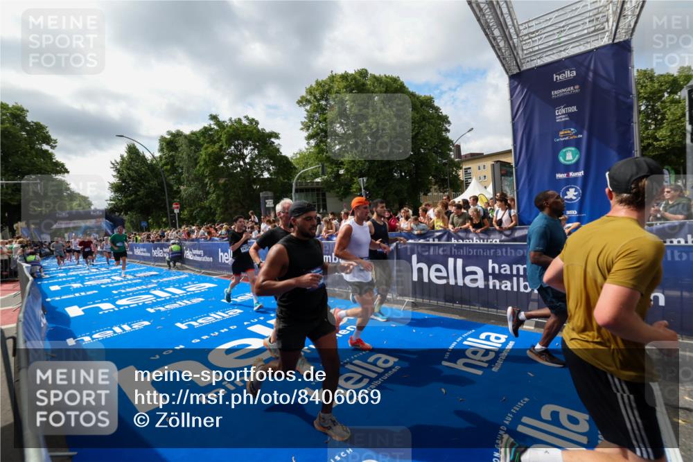 29.06.2025 - hella hamburg halbmarathon Zöllner http://msf.ph/oto/8406069 29.06.2025 10:41:04 Ziel 2949, 4871, 6550, 6683, 9358, 9755, 11062, 11922, 12088, 12385, 13029, 13158, 15689, 16347, 17032, 17100, 17620, 17720, 17971, 18045, 18049 meine-sportfotos.de