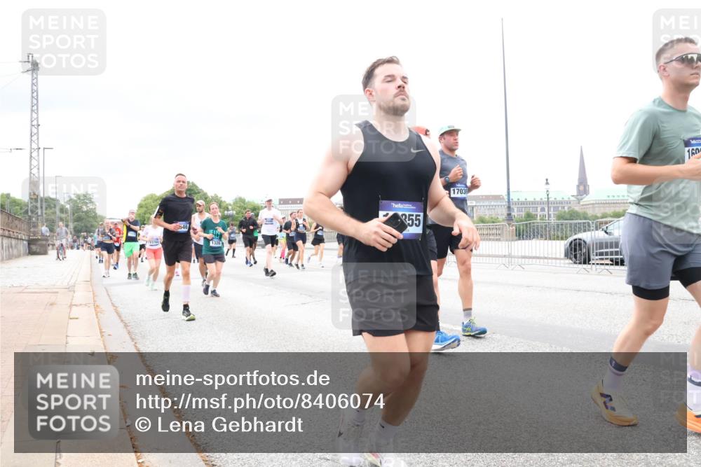 29.06.2025 - hella hamburg halbmarathon Lena Gebhardt http://msf.ph/oto/8406074 29.06.2025 10:58:43 Lombardsbrücke 13784, 546, 1326, 2449, 355, 17036, 160, 1001, 1326, 1365, 1380, 1514, 1646, 1845, 2043, 2057, 2449, 2621, 2649, 2929, 3231, 3416, 3540, 3565, 3868, 4042, 4043, 4117, 4225, 4294, 4577, 4648, 5159, 5655, 5732, 5988, 6010, 6330, 6341, 6554, 6588, 6633, 6638, 6702, 6927, 7095, 7096, 7443, 7617, 7664, 7870, 7933, 7957, 7967, 8076, 8489, 8545, 8547, 8592, 8701, 8752, 9123, 9221, 9225, 9239, 9563, 9636, 9889, 9960, 9982, 10498 meine-sportfotos.de