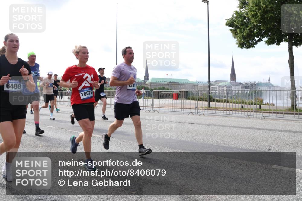29.06.2025 - hella hamburg halbmarathon Lena Gebhardt http://msf.ph/oto/8406079 29.06.2025 10:16:39 Lombardsbrücke 6488, 100, 1236, 10076, 1291, 1117, 1212, 1240, 1244, 1403, 1599, 1602, 1825, 2347, 2835, 2912, 3030, 3088, 3134, 3156, 3176, 3450, 3484, 3648, 3687, 4478, 4583, 4637, 5036, 5037, 5294, 6024, 6328, 6488, 6742, 6941, 6948, 7158, 7358, 7360, 7753, 7924, 8295, 8317, 8597, 8619, 8645, 8707, 8847, 8857, 9091, 9208, 9332, 9492, 9628, 9664, 9676, 9810, 9881, 10076, 10139, 10141, 10183, 10232, 10990, 11344, 11345 meine-sportfotos.de