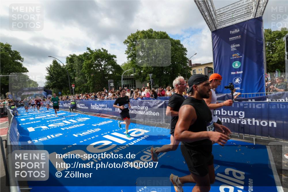 29.06.2025 - hella hamburg halbmarathon Zöllner http://msf.ph/oto/8406097 29.06.2025 10:41:04 Ziel 2949, 4871, 6550, 6683, 9358, 9755, 11062, 11922, 12088, 12385, 13029, 13158, 15689, 16347, 17032, 17100, 17620, 17720, 17971, 18045, 18049 meine-sportfotos.de