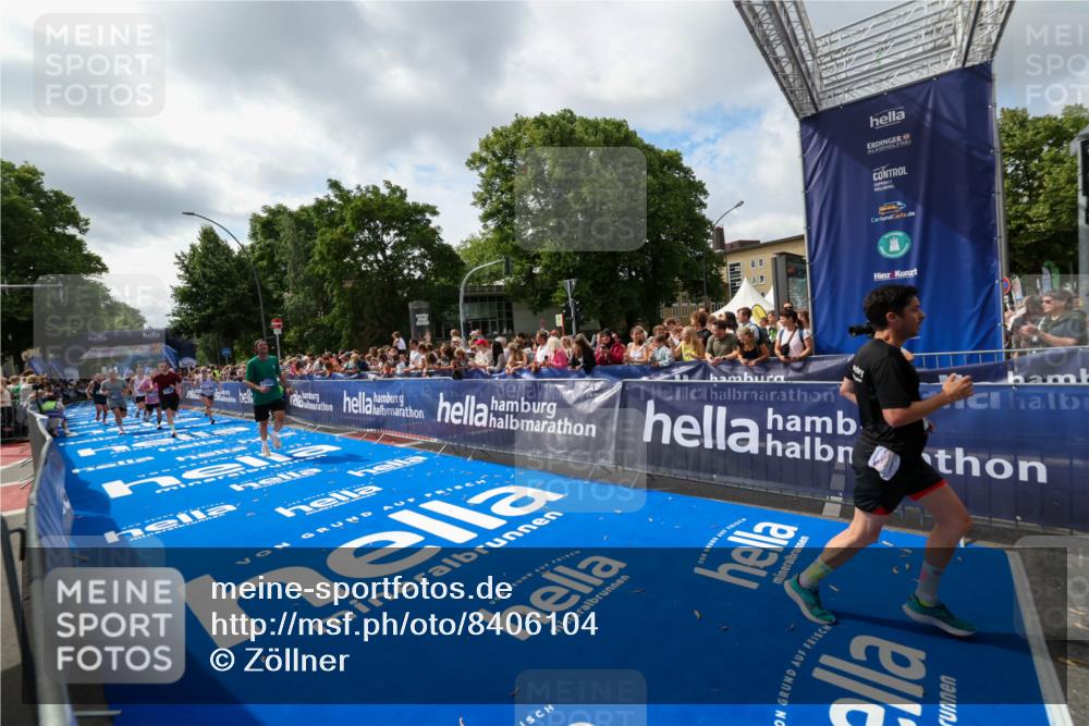 29.06.2025 - hella hamburg halbmarathon Zöllner http://msf.ph/oto/8406104 29.06.2025 10:41:05 Ziel 2568, 2949, 4871, 6550, 6683, 9358, 9755, 11062, 11922, 13158, 13268, 15689, 16347, 17032, 17100, 17620, 17720, 17971, 18045, 18049 meine-sportfotos.de