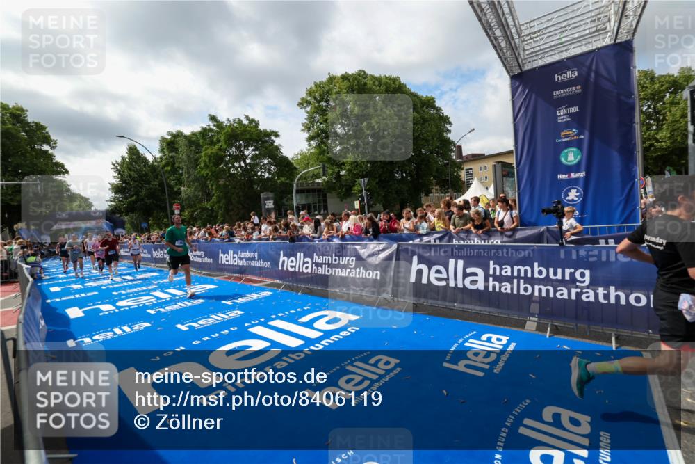29.06.2025 - hella hamburg halbmarathon Zöllner http://msf.ph/oto/8406119 29.06.2025 10:41:05 Ziel 2568, 2949, 4871, 6550, 6683, 9358, 9755, 11062, 11922, 13158, 13268, 15689, 16347, 17032, 17100, 17620, 17720, 17971, 18045, 18049 meine-sportfotos.de
