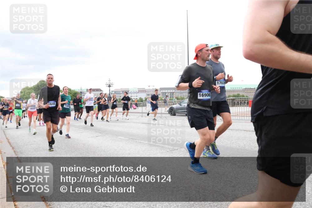 29.06.2025 - hella hamburg halbmarathon Lena Gebhardt http://msf.ph/oto/8406124 29.06.2025 10:58:44 Lombardsbrücke 13784, 1646, 1326, 16906, 1703, 1001, 1326, 1365, 1380, 1514, 1646, 1845, 2043, 2057, 2449, 2621, 2649, 2929, 3231, 3373, 3416, 3540, 3565, 3868, 4042, 4043, 4225, 4294, 4577, 4648, 5159, 5655, 5732, 5988, 6010, 6330, 6341, 6554, 6588, 6633, 6638, 6702, 6927, 7095, 7096, 7443, 7617, 7664, 7870, 7933, 7957, 7967, 8076, 8489, 8545, 8547, 8592, 8631, 8701, 8752, 9123, 9221, 9225, 9239, 9563, 9636, 9889, 9960, 9982, 10498 meine-sportfotos.de