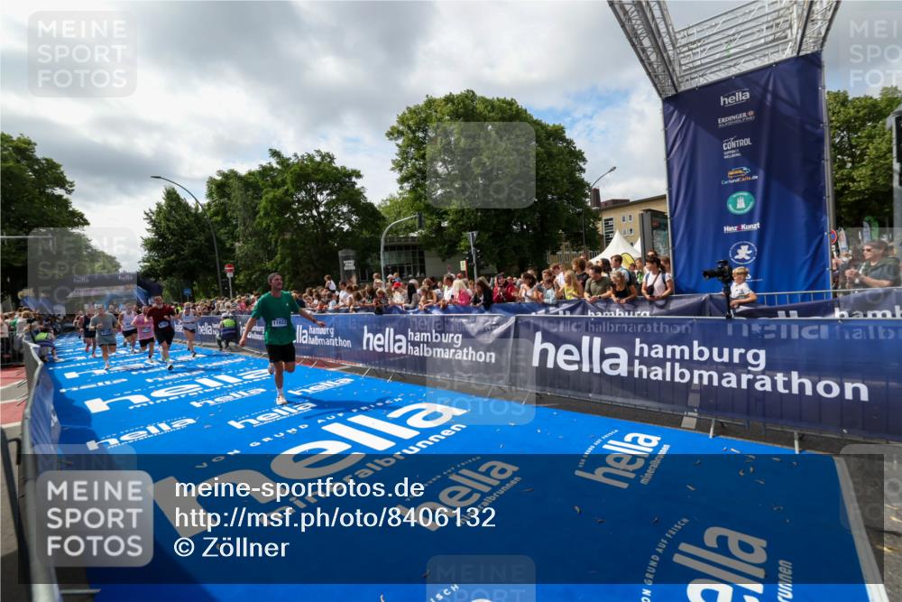 29.06.2025 - hella hamburg halbmarathon Zöllner http://msf.ph/oto/8406132 29.06.2025 10:41:06 Ziel 1136, 2568, 2949, 4871, 6550, 6683, 9358, 9755, 9815, 11062, 11922, 13268, 17100, 17620, 17971, 18045, 18049 meine-sportfotos.de