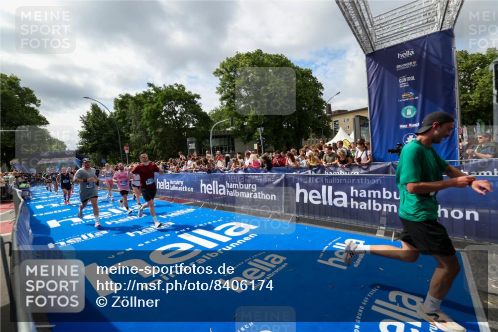 29.06.2025 - hella hamburg halbmarathon Zöllner http://msf.ph/oto/8406174 29.06.2025 10:41:07 Ziel 1136, 2568, 2949, 3618, 4871, 6550, 6683, 9358, 9659, 9755, 9815, 11062, 11922, 13268, 17100, 17620, 17971, 18045, 18049 meine-sportfotos.de