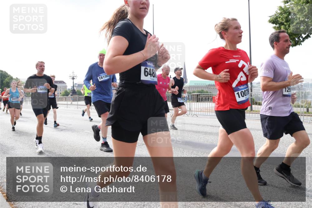29.06.2025 - hella hamburg halbmarathon Lena Gebhardt http://msf.ph/oto/8406178 29.06.2025 10:16:40 Lombardsbrücke 8857, 16098, 13859, 1287, 16100, 648, 10076, 1291, 1117, 1212, 1240, 1244, 1403, 1599, 1602, 1825, 2347, 2835, 2912, 3030, 3088, 3134, 3156, 3176, 3450, 3484, 3648, 3687, 4478, 4583, 4637, 5036, 5037, 5294, 6024, 6328, 6488, 6742, 6941, 6948, 7114, 7115, 7158, 7358, 7360, 7753, 7924, 8295, 8317, 8513, 8597, 8619, 8645, 8707, 8847, 8857, 9091, 9208, 9332, 9492, 9628, 9664, 9676, 9810, 9881, 10076, 10139, 10141, 10183, 10232, 11344, 11345 meine-sportfotos.de