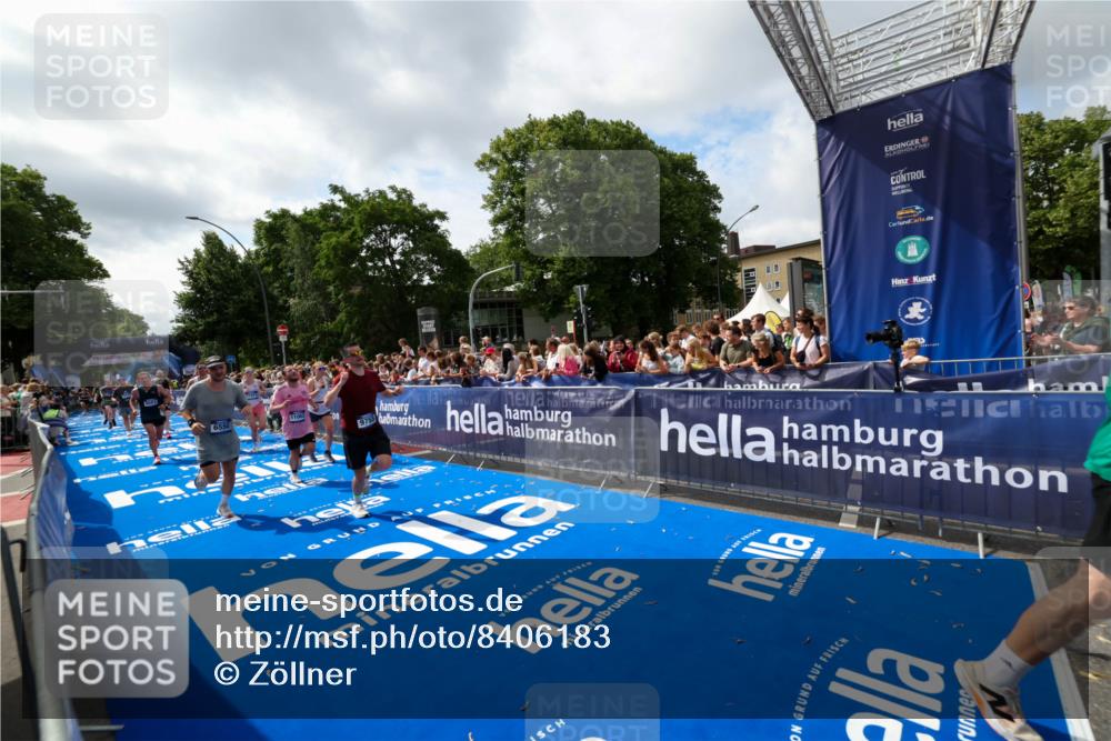 29.06.2025 - hella hamburg halbmarathon Zöllner http://msf.ph/oto/8406183 29.06.2025 10:41:08 Ziel 1136, 2568, 2949, 3618, 4380, 4871, 5709, 6550, 6683, 9358, 9659, 9755, 9815, 11062, 11922, 13268, 17100, 17620, 17971, 18045, 18049 meine-sportfotos.de