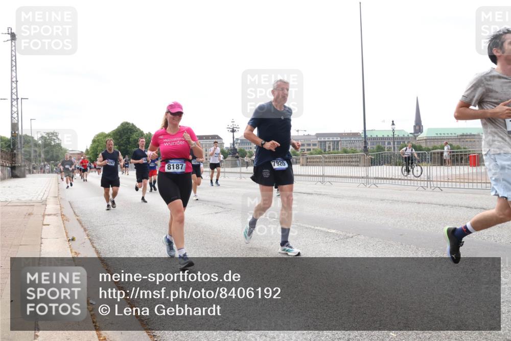 29.06.2025 - hella hamburg halbmarathon Lena Gebhardt http://msf.ph/oto/8406192 29.06.2025 10:24:22 Lombardsbrücke 8187, 12210, 7920, 1005, 1009, 1064, 1352, 1389, 1395, 1444, 2132, 2280, 2477, 2944, 3013, 3053, 3132, 3185, 3285, 3421, 3579, 3786, 4111, 4162, 4221, 4464, 4597, 4684, 4719, 4993, 5039, 5138, 5258, 5260, 5661, 5829, 5830, 5954, 6478, 6524, 6526, 6570, 7013, 7426, 7528, 7920, 7975, 8141, 8167, 8187, 8297, 8502, 8717, 9063, 9217, 9603, 11306, 11347, 11415, 11651, 12070, 12210, 12303, 13111, 13113, 13380, 13573, 13638, 13711, 14143, 15975 meine-sportfotos.de