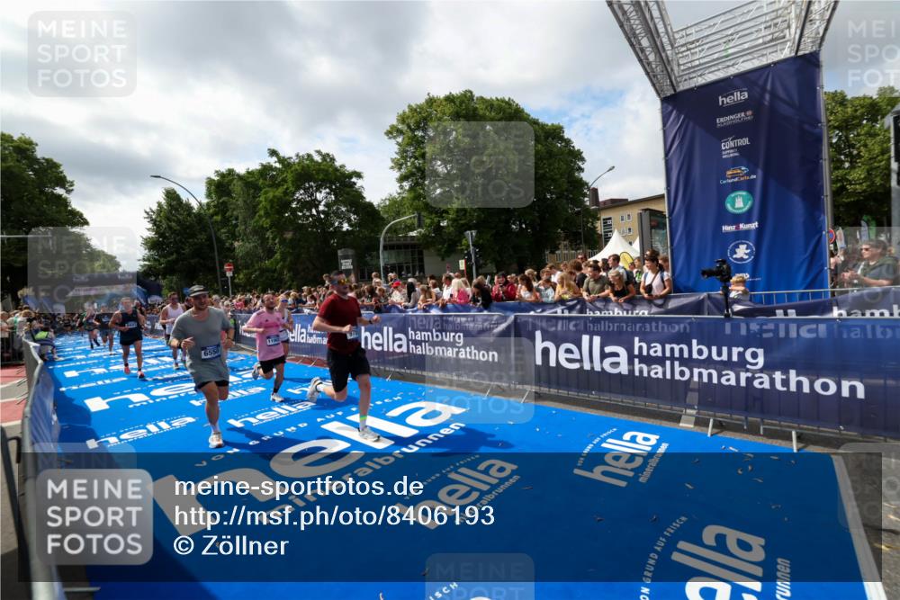 29.06.2025 - hella hamburg halbmarathon Zöllner http://msf.ph/oto/8406193 29.06.2025 10:41:08 Ziel 1136, 2568, 2949, 3618, 4380, 4871, 5709, 6550, 6683, 9358, 9659, 9755, 9815, 11062, 11922, 13268, 17100, 17620, 17971, 18045, 18049 meine-sportfotos.de
