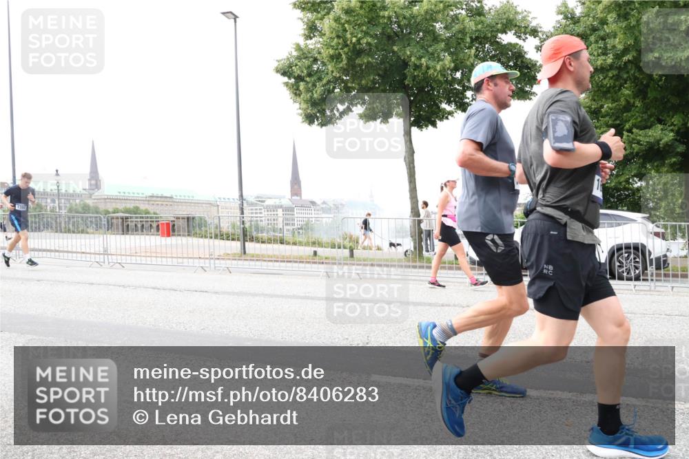 29.06.2025 - hella hamburg halbmarathon Lena Gebhardt http://msf.ph/oto/8406283 29.06.2025 10:58:45 Lombardsbrücke 1326, 1365, 1380, 1514, 1646, 1845, 2057, 2449, 2621, 2649, 2929, 3231, 3373, 3416, 3540, 3565, 3868, 4042, 4043, 4225, 4294, 4577, 4648, 5159, 5655, 5732, 5988, 6010, 6167, 6330, 6341, 6554, 6588, 6633, 6638, 6702, 6927, 7095, 7096, 7443, 7617, 7664, 7870, 7933, 7957, 7967, 8489, 8545, 8547, 8592, 8631, 8701, 8752, 9123, 9221, 9225, 9239, 9563, 9636, 9889, 9960, 9982, 10498 meine-sportfotos.de