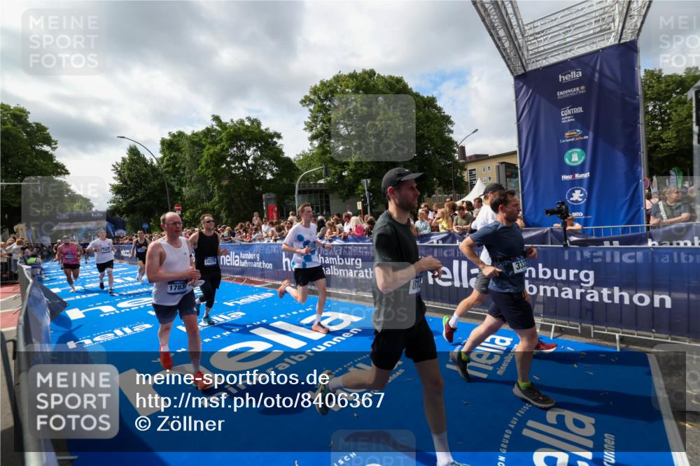 29.06.2025 - hella hamburg halbmarathon Zöllner http://msf.ph/oto/8406367 29.06.2025 10:41:20 Ziel 1570, 3332, 4205, 4303, 5387, 6901, 9711, 10375, 12434, 12895, 13876, 17834, 18764 meine-sportfotos.de