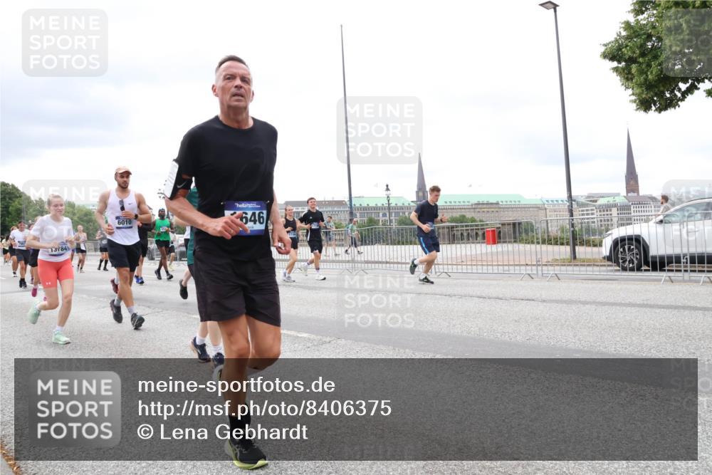 29.06.2025 - hella hamburg halbmarathon Lena Gebhardt http://msf.ph/oto/8406375 29.06.2025 10:58:45 Lombardsbrücke 13784, 6010, 646, 1714, 1326, 1365, 1380, 1514, 1646, 1845, 2057, 2449, 2621, 2649, 2929, 3231, 3373, 3416, 3540, 3565, 3868, 4042, 4043, 4225, 4294, 4577, 4648, 5159, 5655, 5732, 5988, 6010, 6167, 6330, 6341, 6554, 6588, 6633, 6638, 6702, 6927, 7095, 7096, 7443, 7617, 7664, 7870, 7933, 7957, 7967, 8489, 8545, 8547, 8592, 8631, 8701, 8752, 9123, 9221, 9225, 9239, 9563, 9636, 9889, 9960, 9982, 10498 meine-sportfotos.de