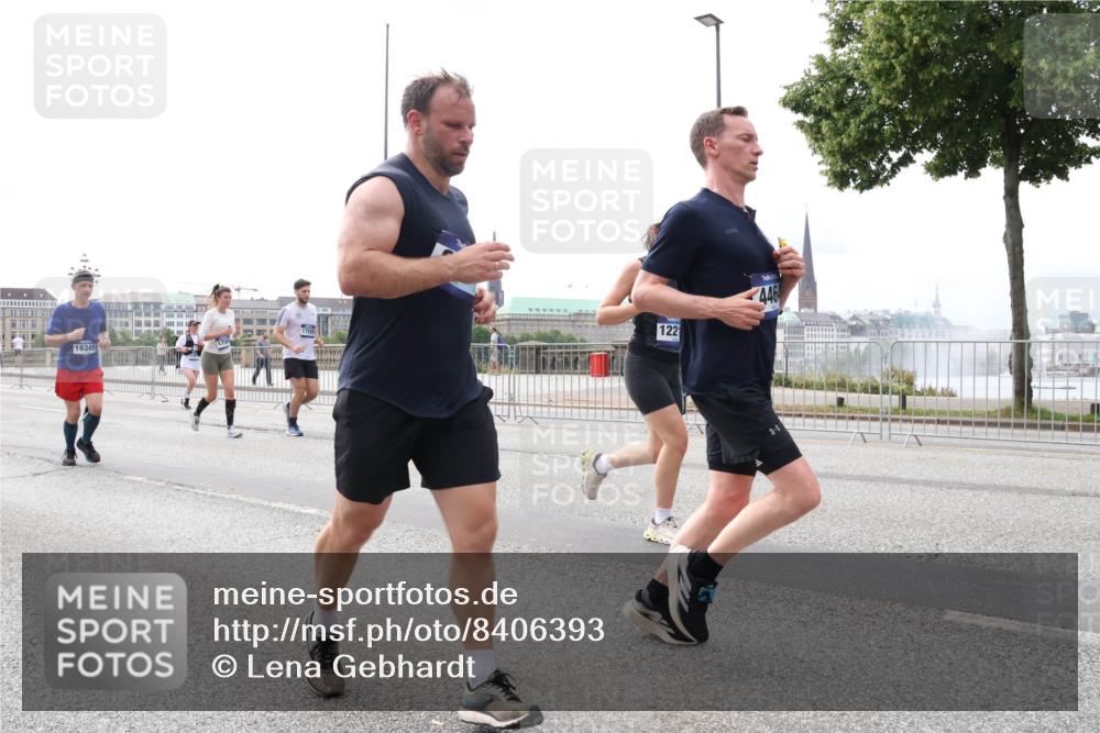 29.06.2025 - hella hamburg halbmarathon Lena Gebhardt http://msf.ph/oto/8406393 29.06.2025 10:24:25 Lombardsbrücke 16345, 122, 446, 1005, 1009, 1064, 1352, 1389, 1395, 1444, 2132, 2280, 2477, 2944, 3013, 3053, 3099, 3113, 3132, 3185, 3285, 3421, 3579, 3786, 4111, 4162, 4221, 4464, 4597, 4684, 4719, 4993, 5039, 5138, 5258, 5260, 5661, 5829, 5830, 5954, 6261, 6478, 6524, 6526, 6570, 7013, 7426, 7528, 7920, 7975, 8141, 8167, 8187, 8297, 8717, 9063, 10907, 11306, 11347, 11415, 11651, 12070, 12210, 12303, 13111, 13113, 13380, 13573, 13638, 13711, 14143, 15975 meine-sportfotos.de