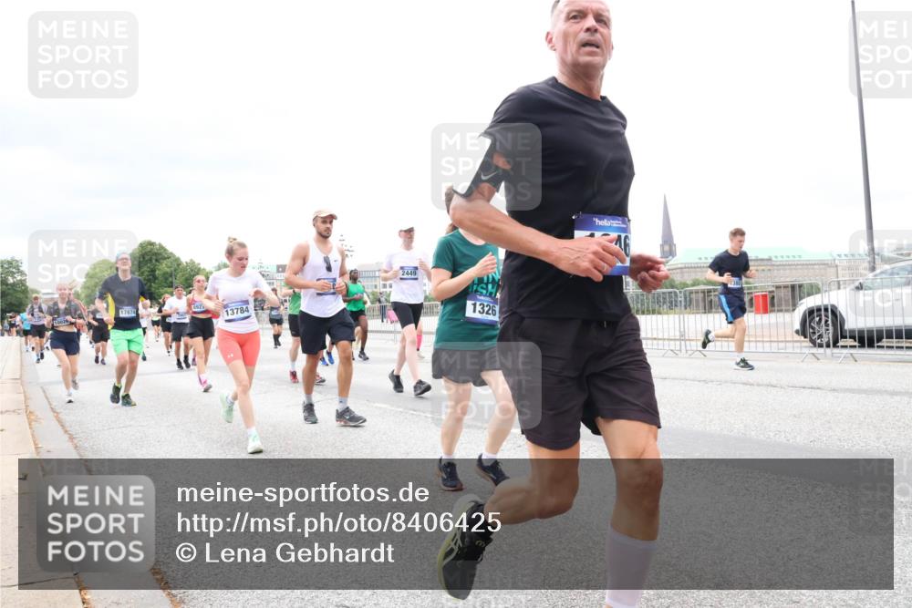 29.06.2025 - hella hamburg halbmarathon Lena Gebhardt http://msf.ph/oto/8406425 29.06.2025 10:58:46 Lombardsbrücke 17874, 692, 13784, 2449, 1326, 1326, 1365, 1380, 1514, 1646, 1845, 2057, 2449, 2621, 2649, 2929, 3231, 3373, 3416, 3540, 3565, 3868, 3966, 4042, 4043, 4225, 4294, 4577, 4648, 5159, 5211, 5400, 5655, 5732, 5988, 6010, 6167, 6301, 6330, 6341, 6554, 6588, 6633, 6638, 6702, 6927, 7095, 7096, 7443, 7617, 7870, 7933, 7957, 7967, 8489, 8545, 8547, 8592, 8631, 8701, 8752, 9123, 9221, 9225, 9239, 9563, 9636, 9889, 9960, 9982, 10498 meine-sportfotos.de