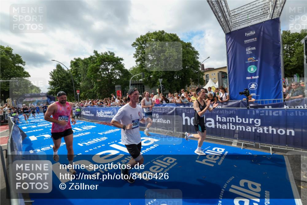 29.06.2025 - hella hamburg halbmarathon Zöllner http://msf.ph/oto/8406426 29.06.2025 10:41:22 Ziel 1570, 4303, 5387, 6771, 6901, 7432, 9711, 10783, 12434, 13876, 16816, 18764 meine-sportfotos.de