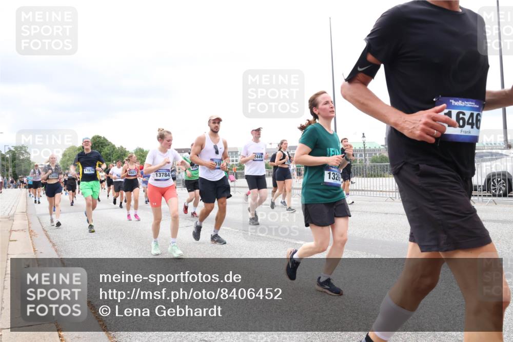29.06.2025 - hella hamburg halbmarathon Lena Gebhardt http://msf.ph/oto/8406452 29.06.2025 10:58:46 Lombardsbrücke 2449, 310, 8593, 17874, 6927, 13784, 10026, 1326, 646, 1326, 1365, 1380, 1514, 1646, 1845, 2057, 2449, 2621, 2649, 2929, 3231, 3373, 3416, 3540, 3565, 3868, 3966, 4042, 4043, 4225, 4294, 4577, 4648, 5159, 5211, 5400, 5655, 5732, 5988, 6010, 6167, 6301, 6330, 6341, 6554, 6588, 6633, 6638, 6702, 6927, 7095, 7096, 7443, 7617, 7870, 7933, 7957, 7967, 8489, 8545, 8547, 8592, 8631, 8701, 8752, 9123, 9221, 9225, 9239, 9563, 9636, 9889, 9960, 9982, 10498 meine-sportfotos.de