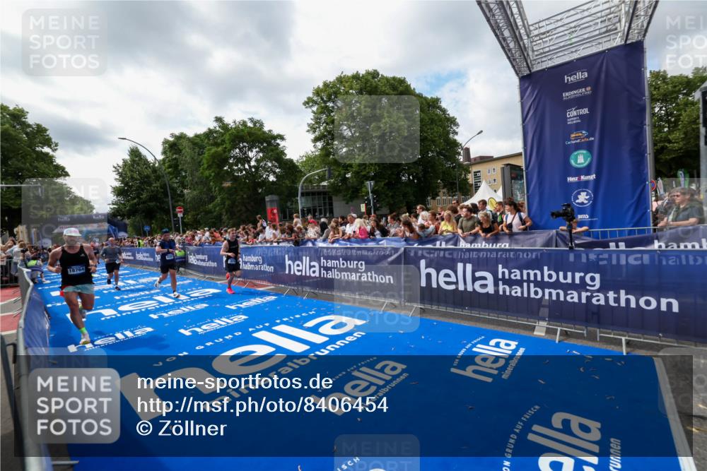 29.06.2025 - hella hamburg halbmarathon Zöllner http://msf.ph/oto/8406454 29.06.2025 10:41:25 Ziel 1570, 4303, 6771, 7432, 7774, 10783, 13876, 14555, 16816, 18412, 18509, 18573, 18764 meine-sportfotos.de