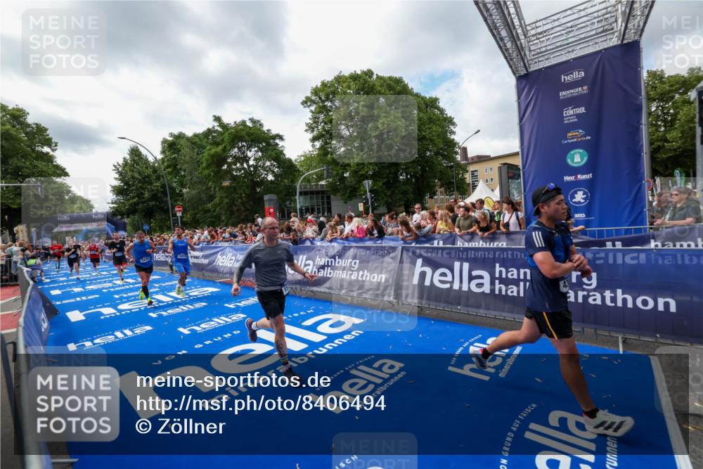 29.06.2025 - hella hamburg halbmarathon Zöllner http://msf.ph/oto/8406494 29.06.2025 10:41:27 Ziel 1570, 2797, 3204, 4303, 4893, 6771, 7432, 7774, 7796, 10783, 13876, 14555, 16816, 17882, 18412, 18509, 18573, 18764 meine-sportfotos.de
