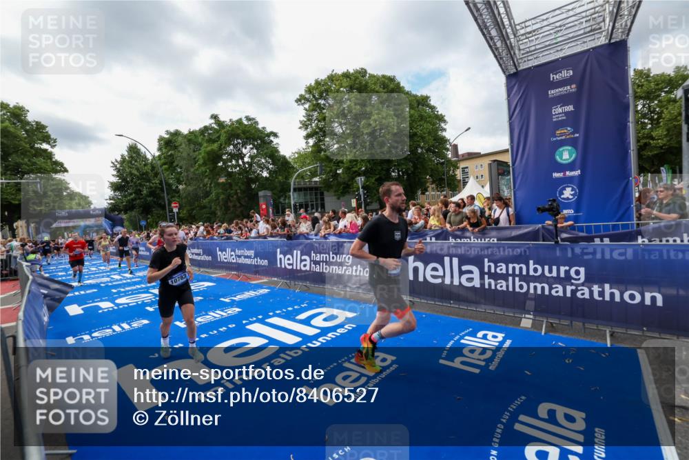 29.06.2025 - hella hamburg halbmarathon Zöllner http://msf.ph/oto/8406527 29.06.2025 10:41:30 Ziel 2579, 2797, 3204, 4893, 5987, 6771, 7432, 7774, 7796, 10783, 12588, 14555, 16816, 17159, 17882, 18412, 18509, 18573 meine-sportfotos.de