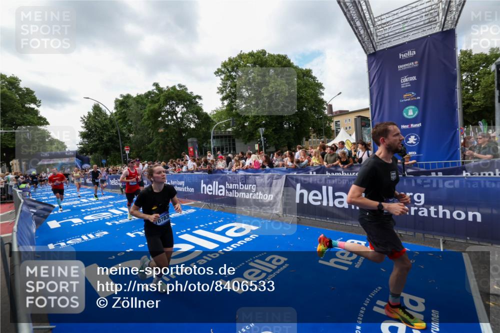 29.06.2025 - hella hamburg halbmarathon Zöllner http://msf.ph/oto/8406533 29.06.2025 10:41:30 Ziel 2579, 2797, 3204, 4893, 5987, 6771, 7432, 7774, 7796, 10783, 12588, 14555, 16816, 17159, 17882, 18412, 18509, 18573 meine-sportfotos.de