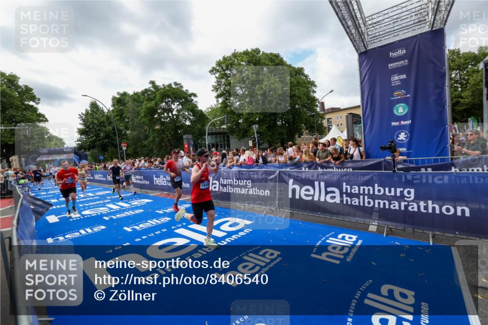 29.06.2025 - hella hamburg halbmarathon Zöllner http://msf.ph/oto/8406540 29.06.2025 10:41:31 Ziel 2579, 2797, 3204, 4893, 5987, 7774, 7796, 8358, 10783, 12588, 13457, 14555, 17159, 17882, 18412, 18509, 18573 meine-sportfotos.de