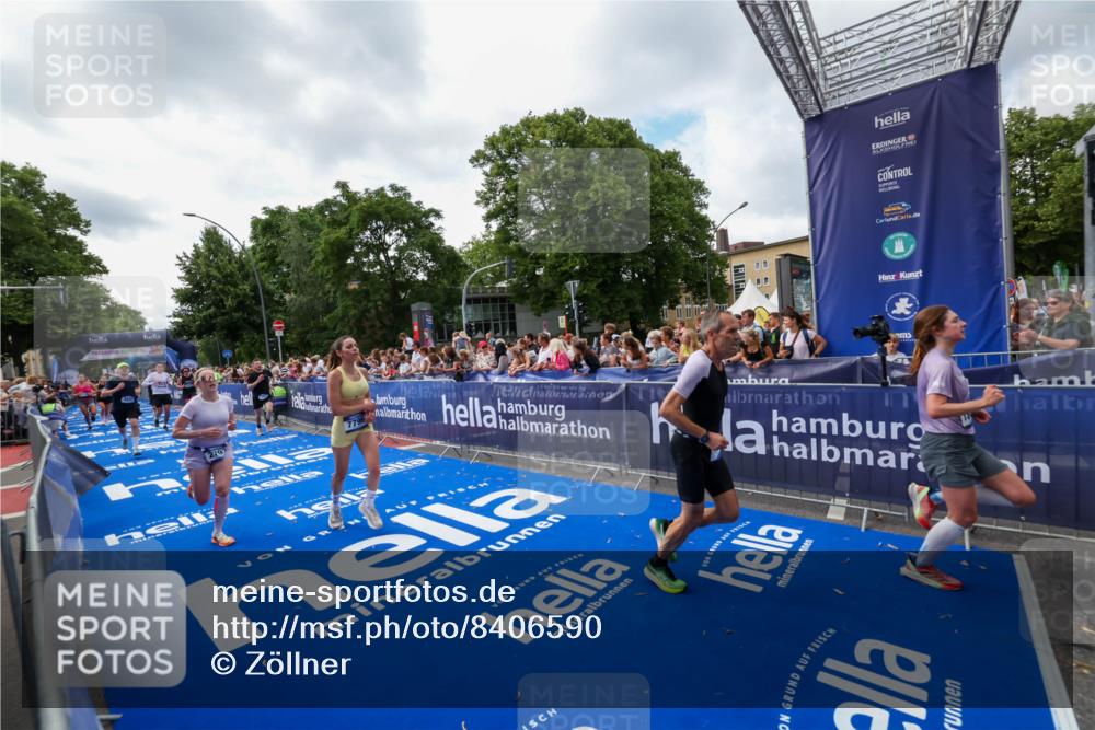 29.06.2025 - hella hamburg halbmarathon Zöllner http://msf.ph/oto/8406590 29.06.2025 10:41:33 Ziel 2579, 2797, 3204, 4893, 5987, 7774, 7796, 8358, 10894, 12588, 13457, 14275, 14555, 17159, 17882, 18412, 18442, 18491, 18573 meine-sportfotos.de
