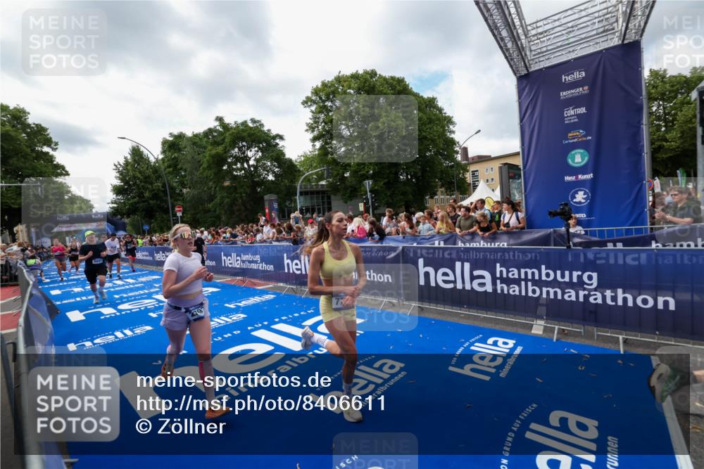 29.06.2025 - hella hamburg halbmarathon Zöllner http://msf.ph/oto/8406611 29.06.2025 10:41:34 Ziel 2579, 2797, 3204, 4893, 5987, 7774, 7796, 8358, 9885, 10894, 12588, 13457, 14275, 14555, 16084, 17159, 17882, 18412, 18442, 18491 meine-sportfotos.de