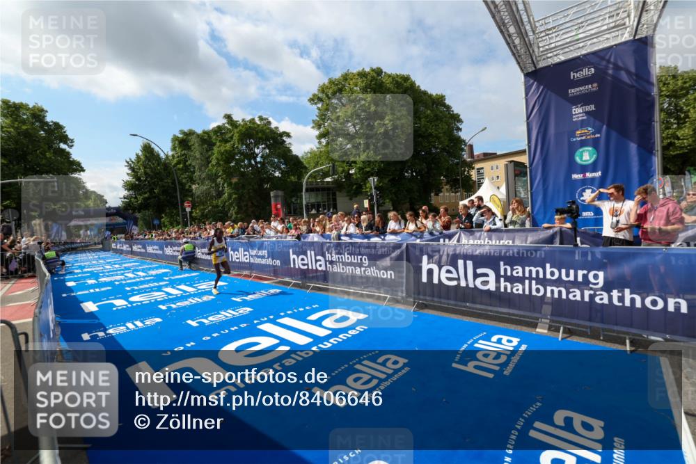 29.06.2025 - hella hamburg halbmarathon Zöllner http://msf.ph/oto/8406646 29.06.2025 10:11:12 Ziel 46 meine-sportfotos.de