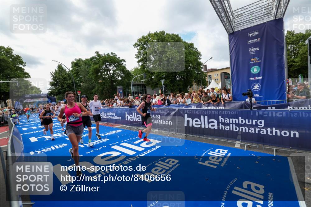 29.06.2025 - hella hamburg halbmarathon Zöllner http://msf.ph/oto/8406656 29.06.2025 10:41:37 Ziel 2579, 5987, 8358, 9885, 10894, 12588, 13457, 13714, 14275, 16084, 17159, 18442, 18491 meine-sportfotos.de