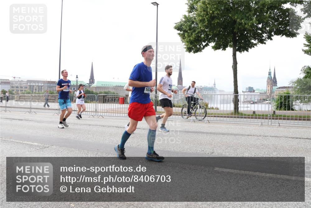 29.06.2025 - hella hamburg halbmarathon Lena Gebhardt http://msf.ph/oto/8406703 29.06.2025 10:24:28 Lombardsbrücke 3573, 163, 1005, 1009, 1064, 1352, 1389, 1395, 2132, 2280, 2477, 2944, 3013, 3053, 3099, 3113, 3132, 3185, 3285, 3421, 3579, 3786, 4111, 4162, 4221, 4464, 4597, 4684, 4719, 4993, 5039, 5138, 5258, 5260, 5829, 5830, 5954, 6261, 6478, 6524, 6526, 6570, 7013, 7426, 7528, 7920, 7975, 8167, 8187, 8297, 9063, 10907, 11306, 11347, 11651, 11816, 11817, 12070, 12210, 12303, 13111, 13113, 13380, 13573, 13638, 13711, 14143, 15975 meine-sportfotos.de
