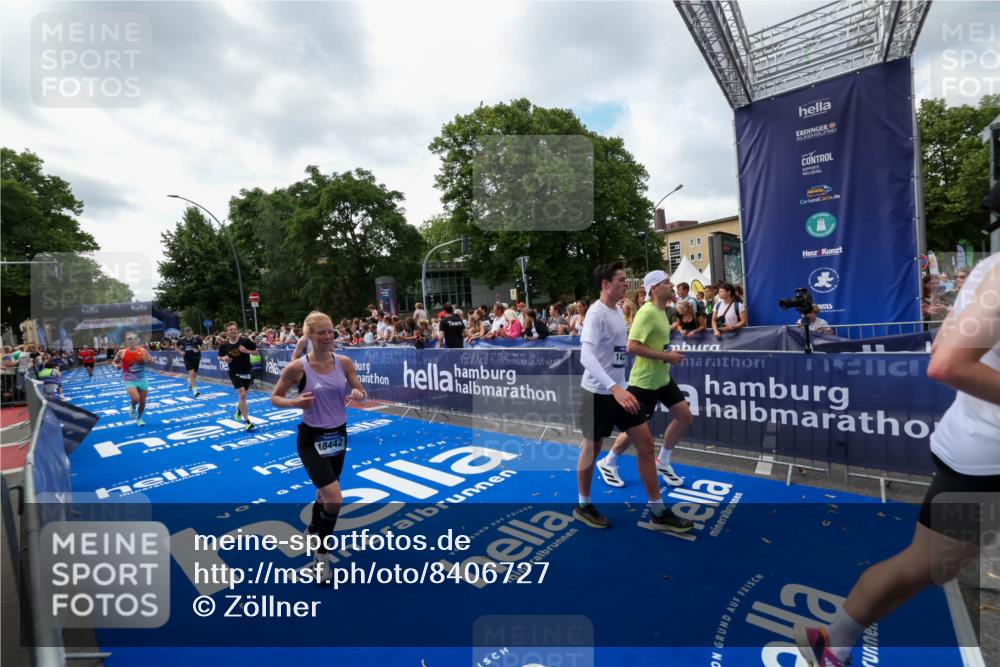 29.06.2025 - hella hamburg halbmarathon Zöllner http://msf.ph/oto/8406727 29.06.2025 10:41:40 Ziel 8358, 9640, 9885, 10894, 13457, 13714, 14275, 16084, 18442, 18491 meine-sportfotos.de