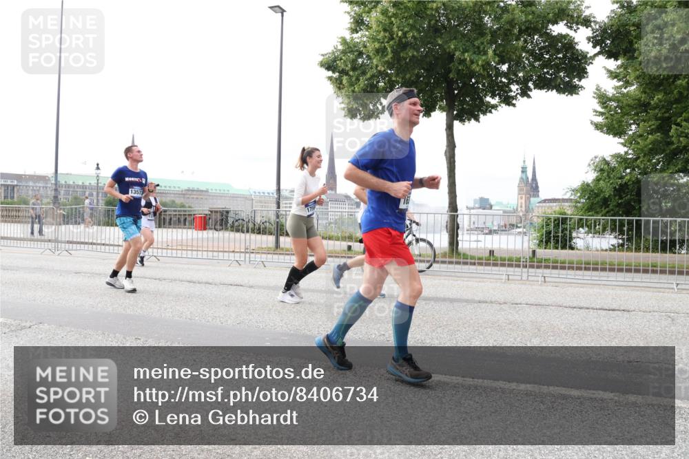 29.06.2025 - hella hamburg halbmarathon Lena Gebhardt http://msf.ph/oto/8406734 29.06.2025 10:24:28 Lombardsbrücke 13573, 1005, 1009, 1064, 1352, 1389, 1395, 2132, 2280, 2477, 2944, 3013, 3053, 3099, 3113, 3132, 3185, 3285, 3421, 3579, 3786, 4111, 4162, 4221, 4464, 4597, 4684, 4719, 4993, 5039, 5138, 5258, 5260, 5829, 5830, 5954, 6261, 6478, 6524, 6526, 6570, 7013, 7426, 7528, 7920, 7975, 8167, 8187, 8297, 9063, 10907, 11306, 11347, 11651, 11816, 11817, 12070, 12210, 12303, 13111, 13113, 13380, 13573, 13638, 13711, 14143, 15975 meine-sportfotos.de
