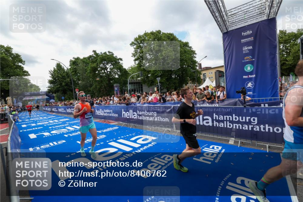 29.06.2025 - hella hamburg halbmarathon Zöllner http://msf.ph/oto/8406762 29.06.2025 10:41:42 Ziel 1512, 9640, 9885, 13714, 16084, 18491 meine-sportfotos.de